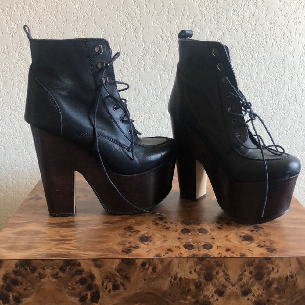 Chunky leather boots
